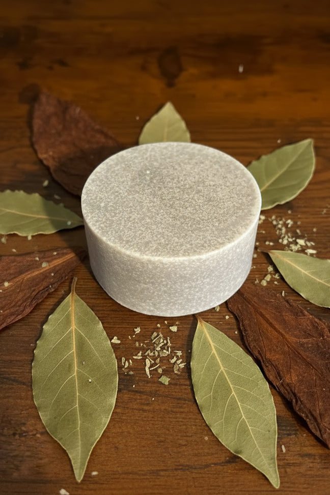 Tobacco & Bay Leaf Sea Salt